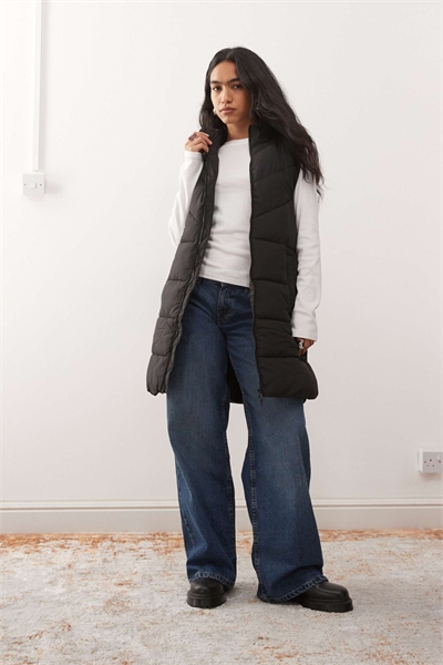 Длинный жилет с набивкой черного цвета артикул 150434250