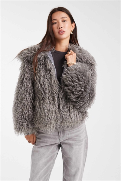 Пальто-кокон из искусственного меха с манжетами из ребристой ткани артикул 150368424