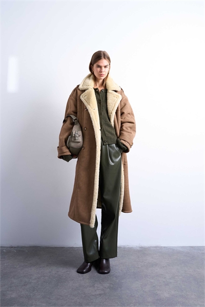 Классическое пальто из овчины с длинным покроем артикул 142430288