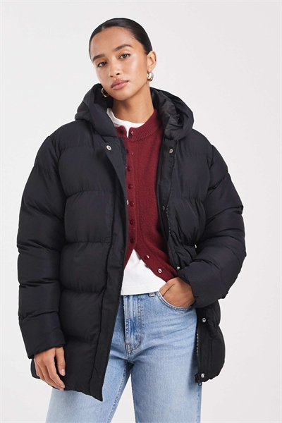 Пуховик средней длины черного цвета артикул 134783915