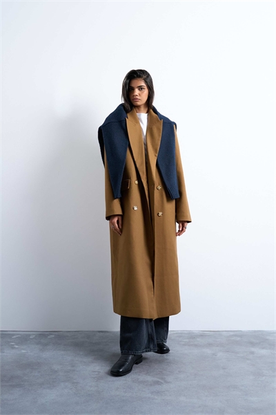 Чак в классическом формальном пальто на шести пуговицах артикул 144136120