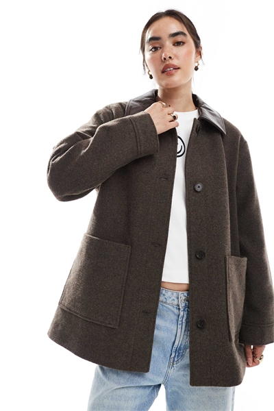 Официальный пиджак с воротником под кожу и стеганой подкладкой артикул 142042967