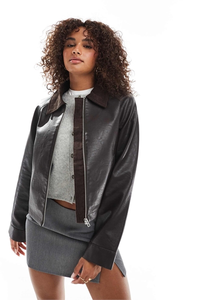 Короткая кожаная куртка в стиле свинг артикул 142681582