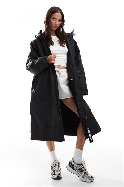 Водонепроницаемый халат для переодевания черного цвета артикул 143542489