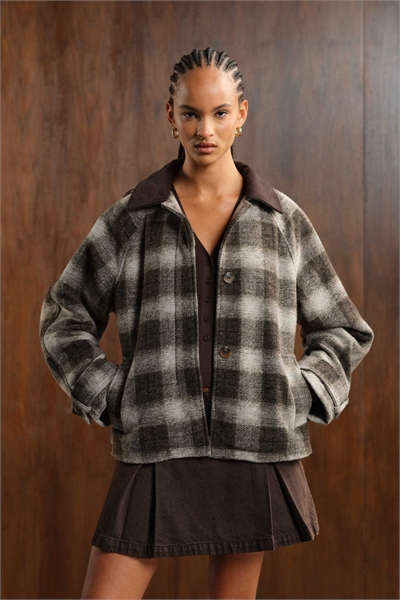 Куртка с контрастным воротником артикул 143358034