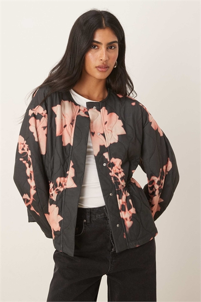 Куртка с затянутой талией и стеганым цветочным узором по всей поверхности артикул 147970495