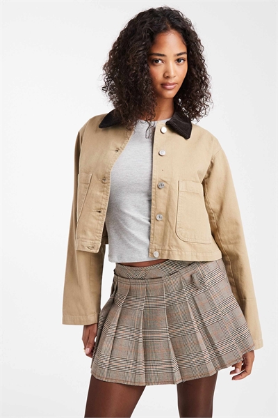 Детская джинсовая куртка с укороченным кроем артикул 146857045