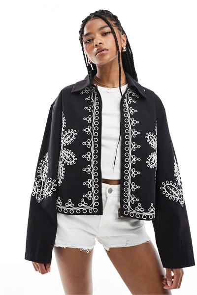 Куртка с вышитым верхним воротником артикул 140414317