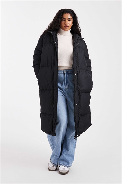 Длинное пуховое пальто с капюшоном артикул 134783919