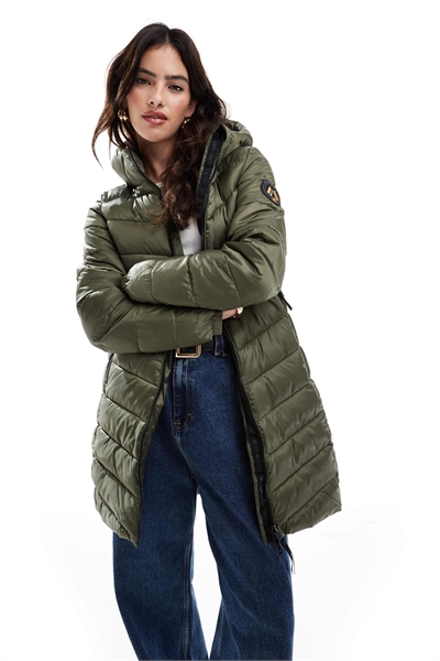 Куртка с капюшоном и средней степенью утепления цвета пыльного оливкового зеленого артикул 139595970