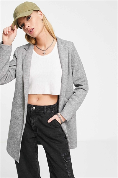 Специально сшитый блейзер светло-серого цвета артикул 116748898