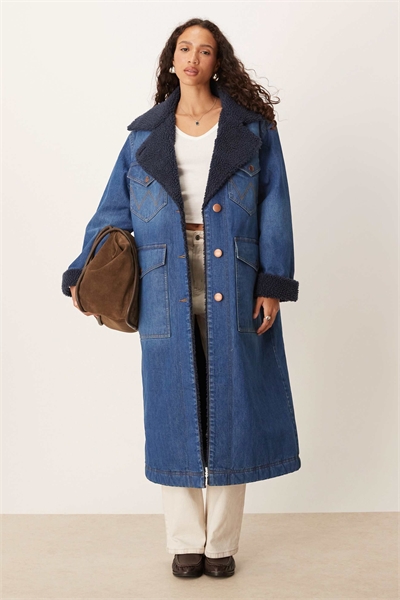 Длинный джинсовый тренч с подкладкой из борж артикул 149100177