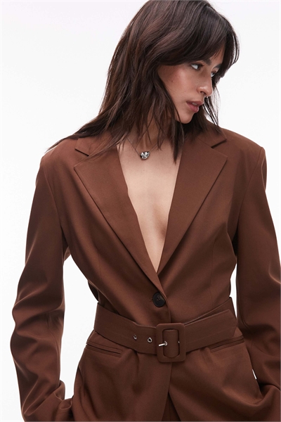 Блейзер свободного кроя с затягивающимся поясом артикул 146146489