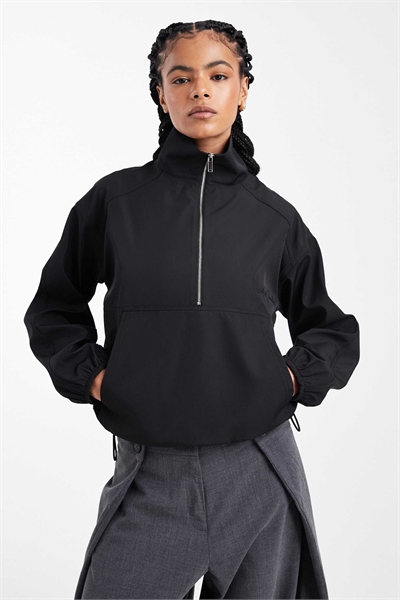 Эксклюзивная водоотталкивающая куртка-пуловер с застежкой-молнией, воротником-воронкой и застежкой-тогглом, черного цвета. артикул 151999526