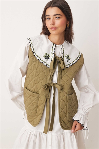 Стеганый жилет с завязками артикул 150080668