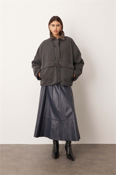 Оверсайз-куртка из канваса с воротником из шнурка серого цвета артикул 143082849