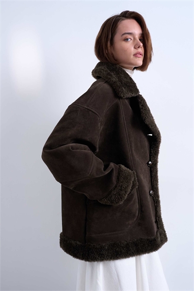 Пальто-кардиган оверсайз из искусственной замши с меховой отделкой артикул 142430294