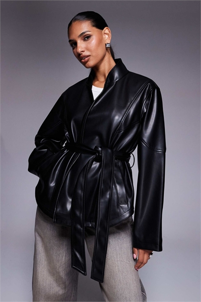 Куртка с отделкой швов под кожу артикул 147900160