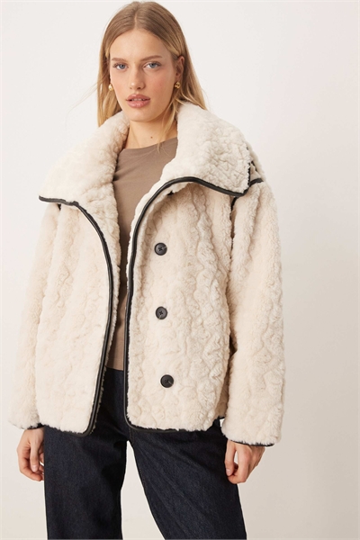 Короткая куртка из искусственного меха борг шеарлинг кремового цвета артикул 153366622