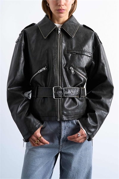 Кожаная куртка-косуха с низким поясом артикул 147897879