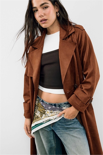 Длинный тренч из искусственной замши коричневого цвета артикул 152209122