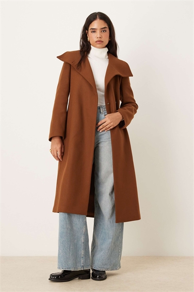 Пальто классического кроя из смешанной шерсти с объемным воротником артикул 151640715