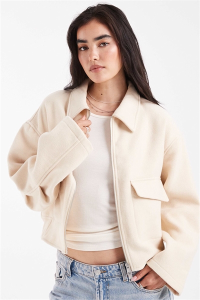 Чистый бомбер в классическом стиле артикул 144642534