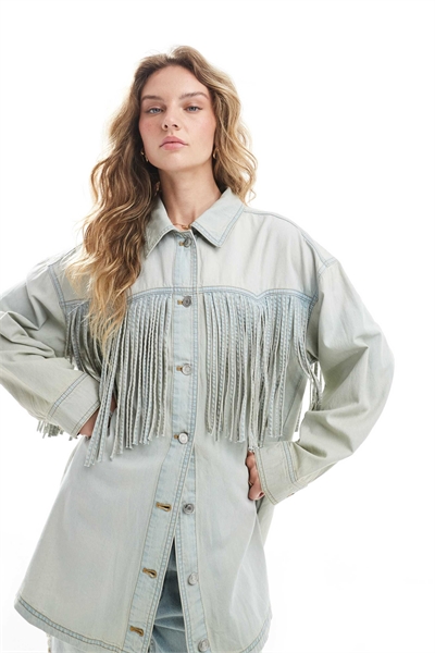 Джинсовая куртка с бахромой артикул 140662963