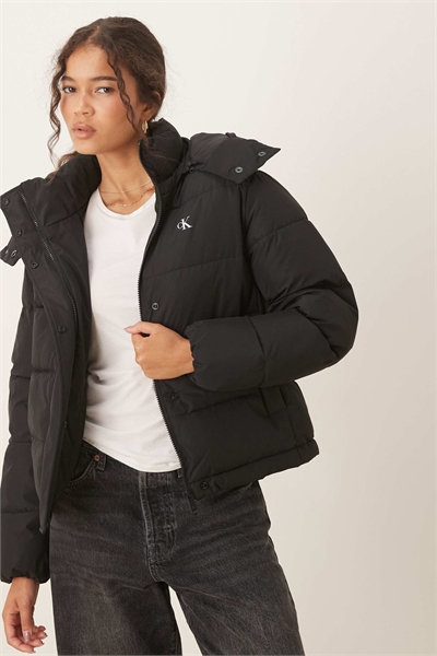 Короткая утепленная куртка артикул 150084587