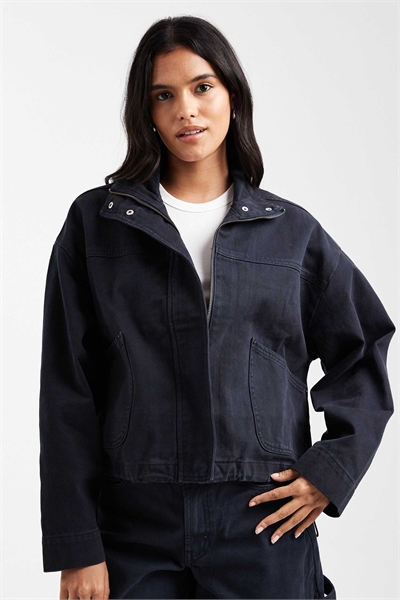 Джинсовая куртка с воротником-воронкой артикул 148225569