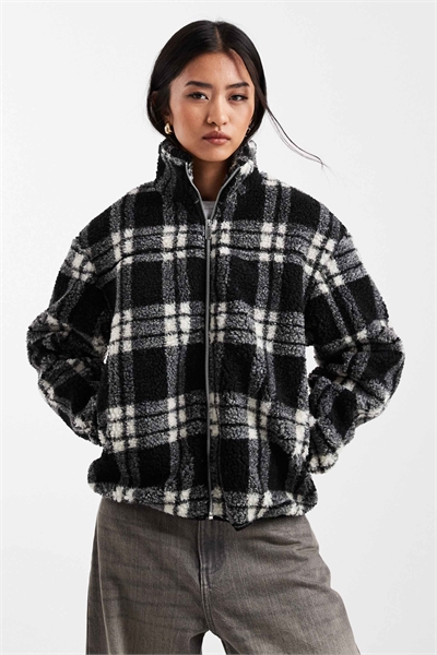 Куртка-борг с клетчатым принтом артикул 151341176