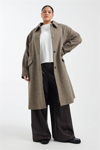 ASOS DESIGN Curve: пальто средней длины с стеганой подкладкой артикул 152561269