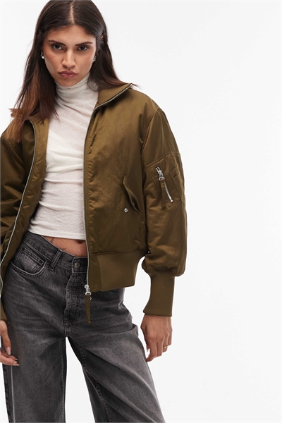 Спортивная бомбер-куртка из нейлона с воротником-воронкой артикул 151901027