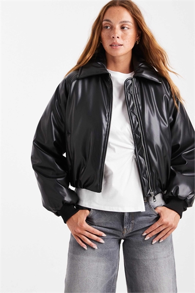 Пуховик из искусственной кожи артикул 151334587