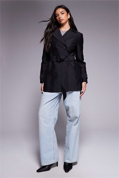Короткий тренч с поясом черного цвета артикул 149824519
