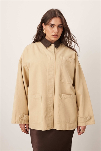 Оверсайз-куртка из криволинейного полотна с воротником из шнурка, цвет «верблюжий» артикул 143082848