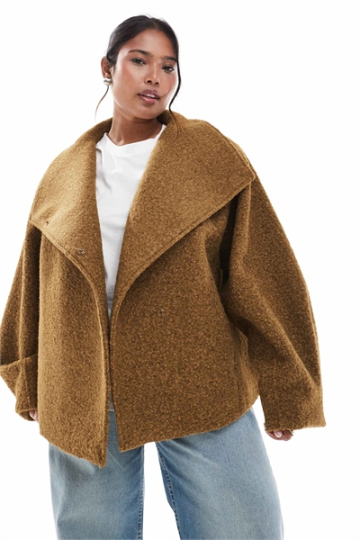 ASOS DESIGN Curve уютная куртка оверсайз с воротником-воронкой оливкового цвета артикул 141932983