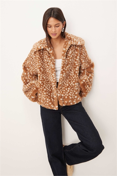 Куртка из искусственного меха с объемным воротником артикул 149323285