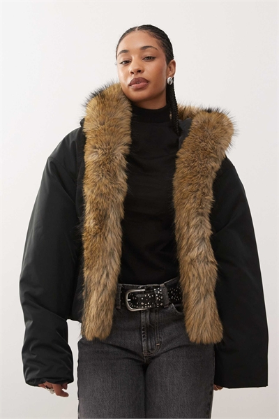 Куртка из искусственного меха свободного кроя с капюшоном артикул 153989163