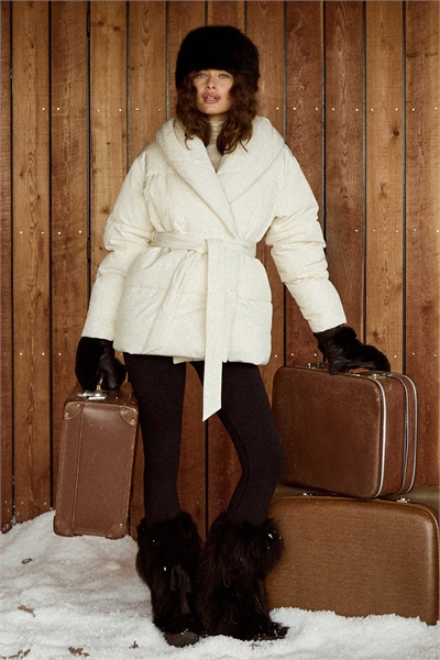 Пуховик с воротником, поясом и завязками, цвет экрю артикул 151961799