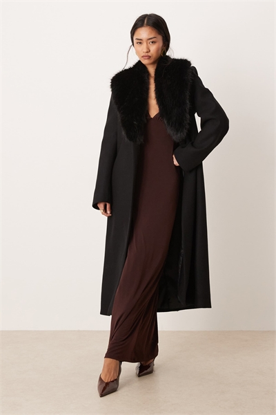 Пальто классического кроя из смешанной шерсти с воротником из искусственного меха артикул 154056011