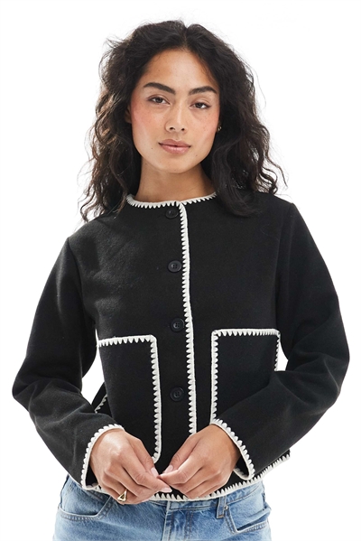 Прямоугольная куртка с стежком «одеяло» черного цвета артикул 149857845