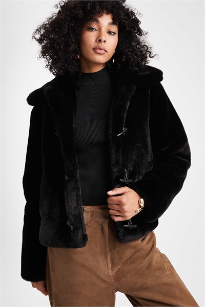 Короткий дуффл-коут из искусственного меха с застежками-тоггл артикул 148253145