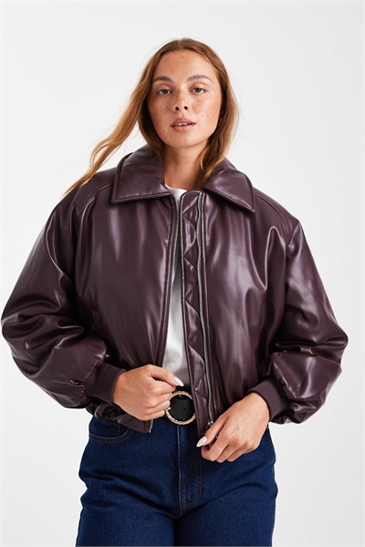 Пуховик из искусственной кожи артикул 151334597