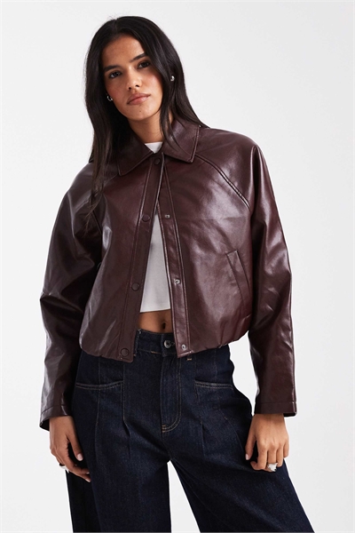 Куртка из искусственной кожи с волнистым подолом артикул 151092289