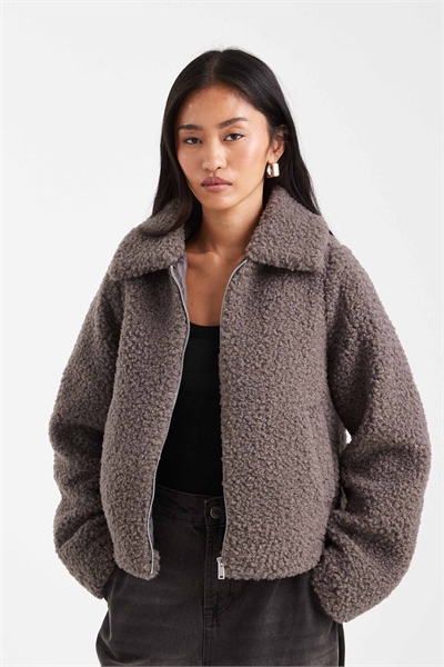 Короткая куртка в стиле борг артикул 149323293