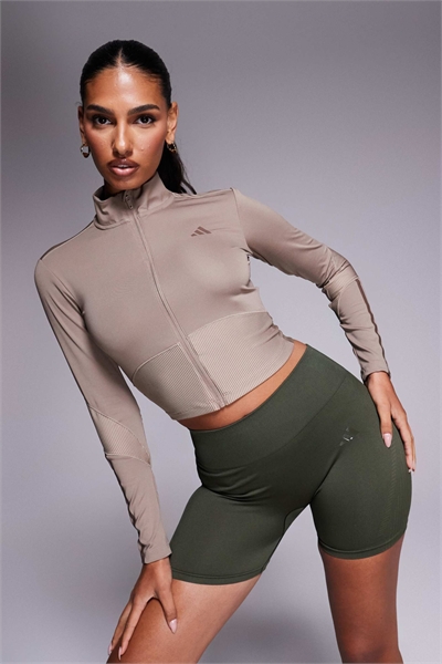 Куртка Adidas Training Hyperglam с ребристой застежкой-молнией, мелового коричневого цвета артикул 141936438