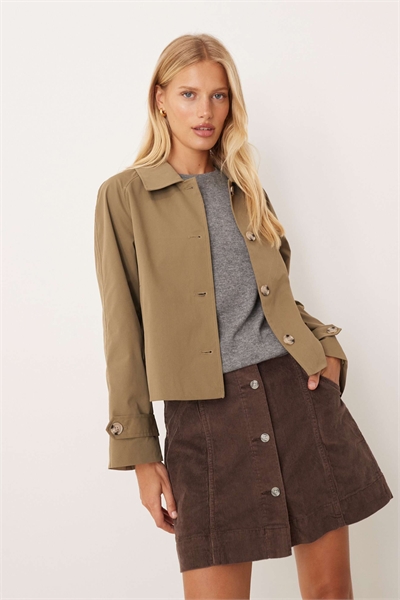 Укороченный тренч глубокого оливкового цвета артикул 148080174