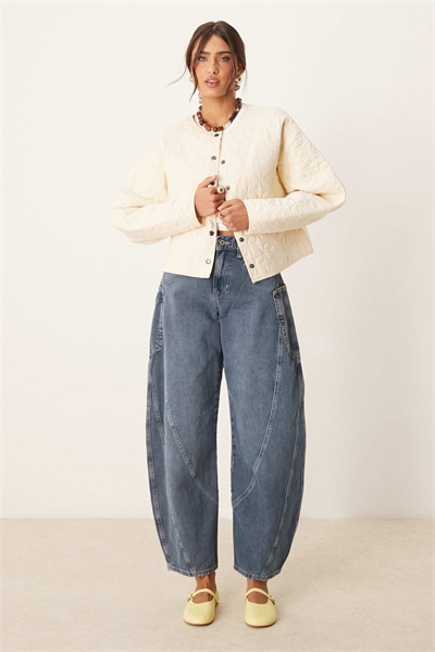 Свободная стеганая куртка с рукавами-коконами артикул 139982649