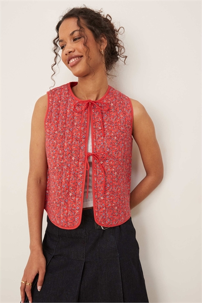 Жилет с завязками и стеганым узором, красный цвет артикул 147132012